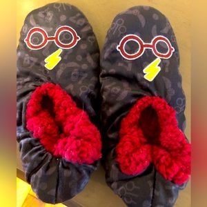 New Harry Potter Slippers Size 3/4 Fuzzy No-slip